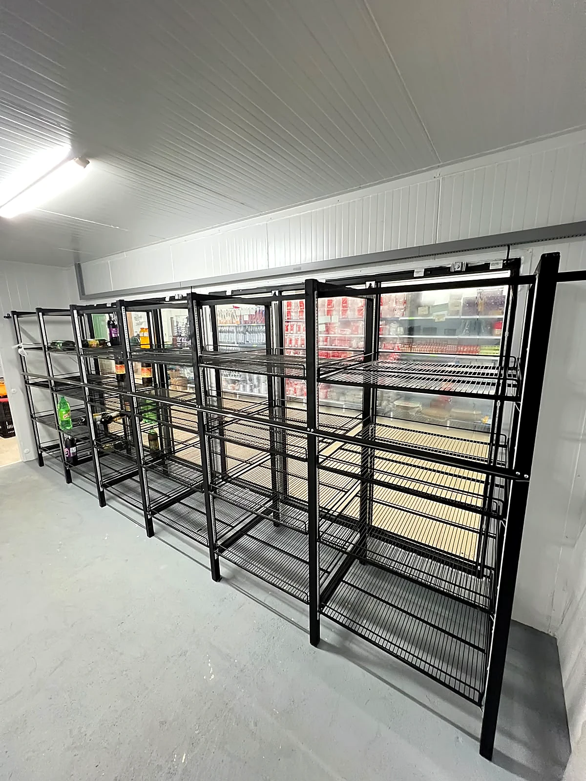 Organização interna - serviço executado pela Clima Z Refrigeração